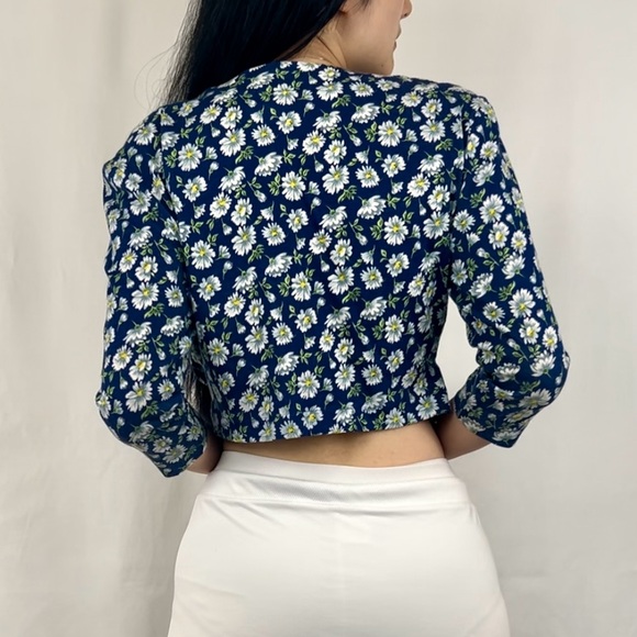 Vintage 80s En Chante Blue and Yellow Daisies Floral Cropped Blouse/Top - Picture 2 of 8